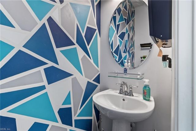 4336 Whitfield Ln, Chesapeake, VA 23324