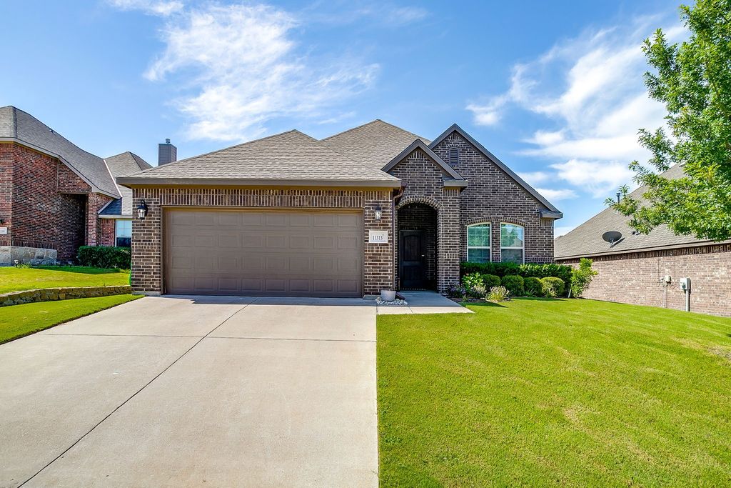11313 Early Creek Lane, Fort Worth, TX 76108