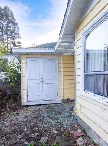 22731 Hull Road, Mount Vernon, WA 98226