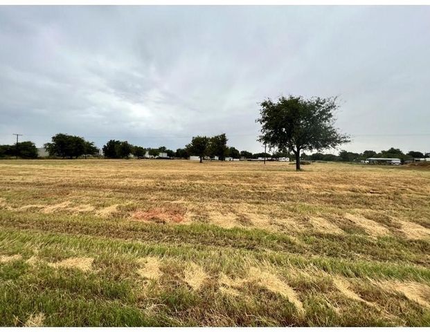 . S East Street, Seymour, TX 76380