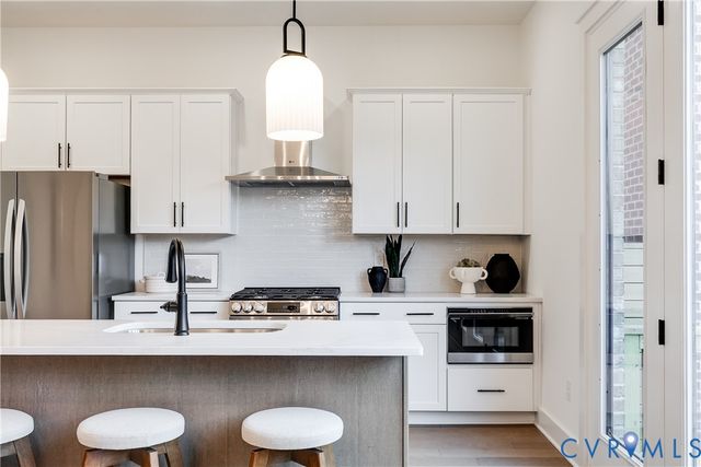 2533 M St, Richmond, VA 23223