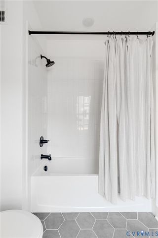 2533 M St, Richmond, VA 23223