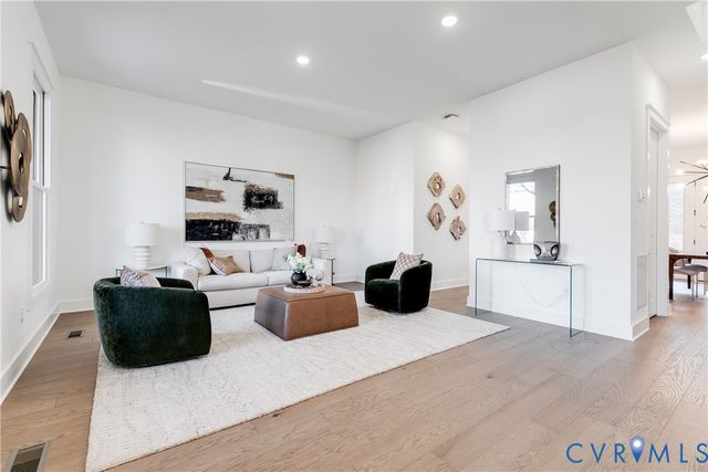 2533 M St, Richmond, VA 23223