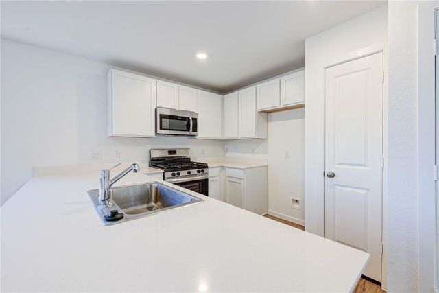 3146 Savannah Rose Drive, Angleton, TX 77515