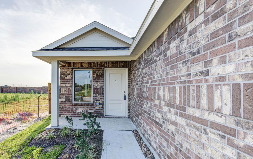 3146 Savannah Rose Drive, Angleton, TX 77515