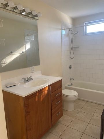 47 Penn St. 47, Quincy, MA 02169
