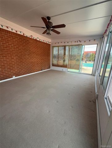 1109 Kenilworth Place, Clawson, MI 48017