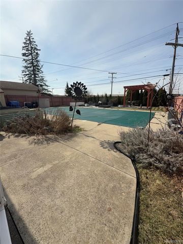 1109 Kenilworth Place, Clawson, MI 48017