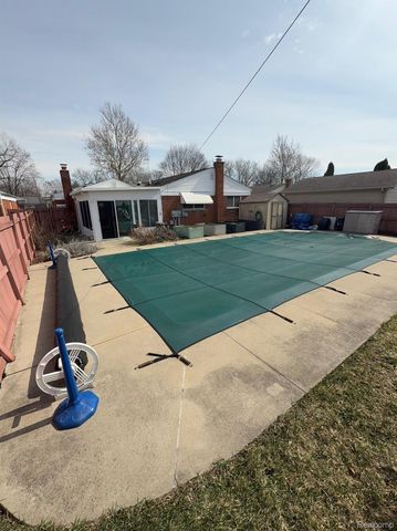 1109 Kenilworth Place, Clawson, MI 48017