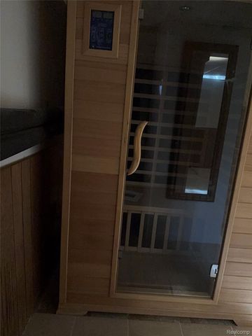 1109 Kenilworth Place, Clawson, MI 48017