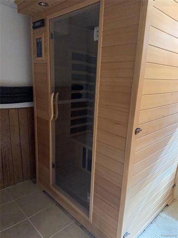 1109 Kenilworth Place, Clawson, MI 48017