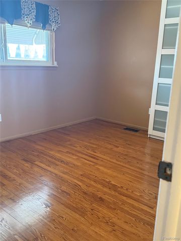 1109 Kenilworth Place, Clawson, MI 48017