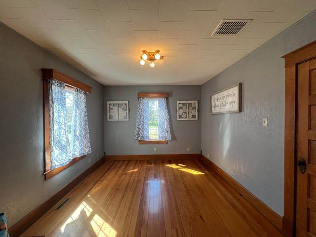 116 Clingan Avenue, Willow Springs, MO 65793