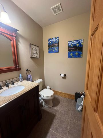 116 Clingan Avenue, Willow Springs, MO 65793