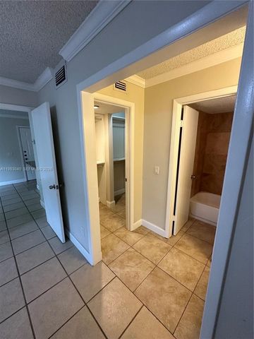 4221 W Mcnab Rd 35, Pompano Beach, FL 33069