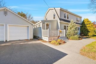 49 Grove St, Upton, MA 01568