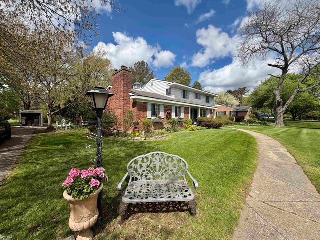 1269 Briarcliffe Drive, Flint Twp, MI 48532