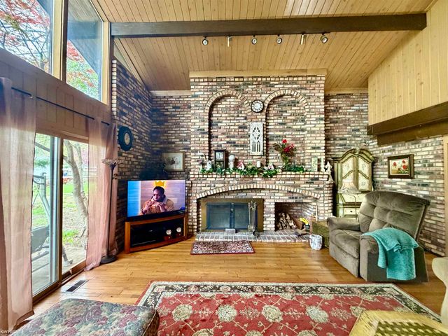 1269 Briarcliffe Drive, Flint Twp, MI 48532