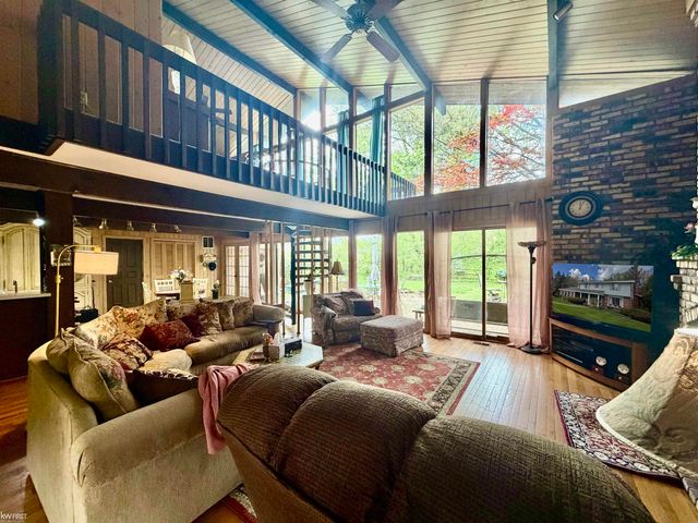 1269 Briarcliffe Drive, Flint Twp, MI 48532
