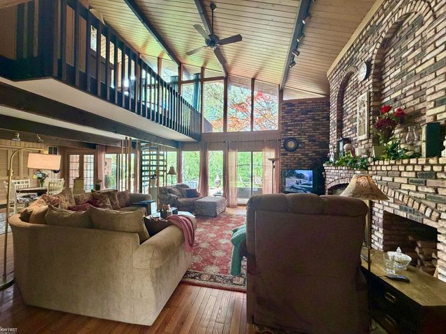1269 Briarcliffe Drive, Flint Twp, MI 48532