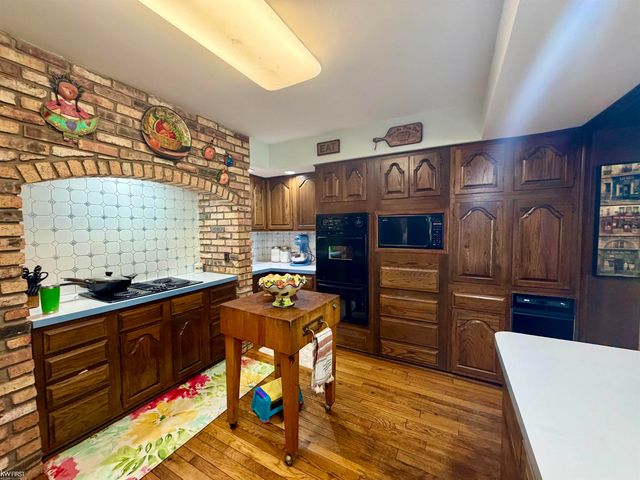 1269 Briarcliffe Drive, Flint Twp, MI 48532