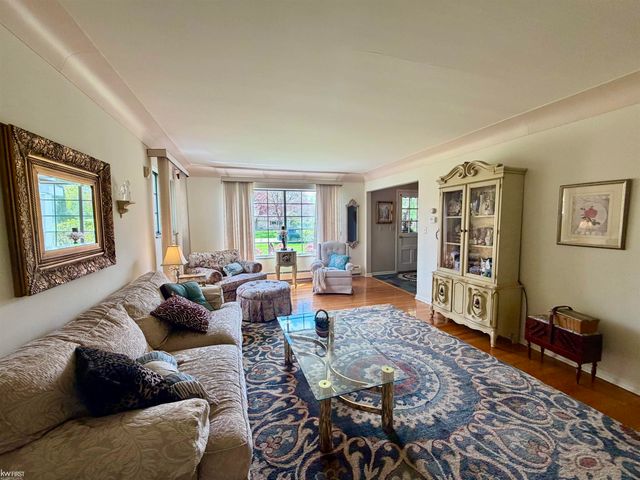 1269 Briarcliffe Drive, Flint Twp, MI 48532