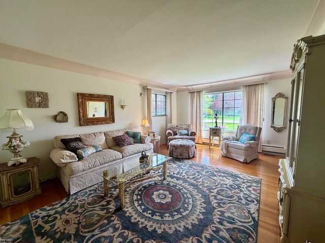 1269 Briarcliffe Drive, Flint Twp, MI 48532