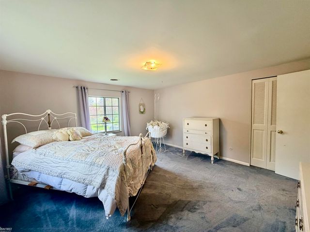1269 Briarcliffe Drive, Flint Twp, MI 48532