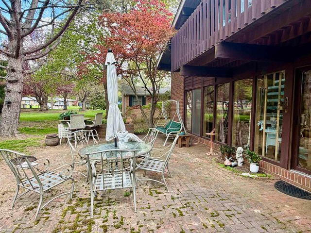 1269 Briarcliffe Drive, Flint Twp, MI 48532