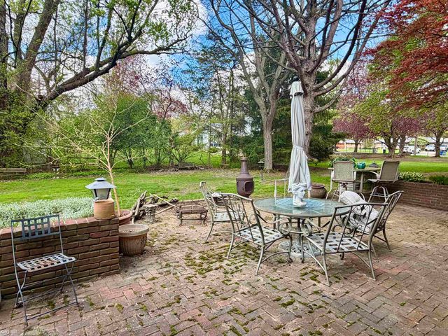 1269 Briarcliffe Drive, Flint Twp, MI 48532