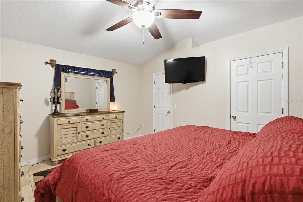 Image 17 of property listing at 4180 SW 131ST PLACE ROAD, Ocala, FL 34473