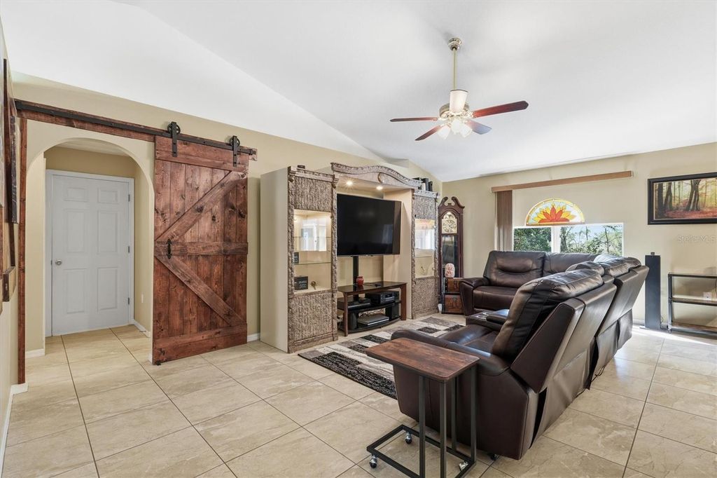 Image 5 of property listing at 4180 SW 131ST PLACE ROAD, Ocala, FL 34473