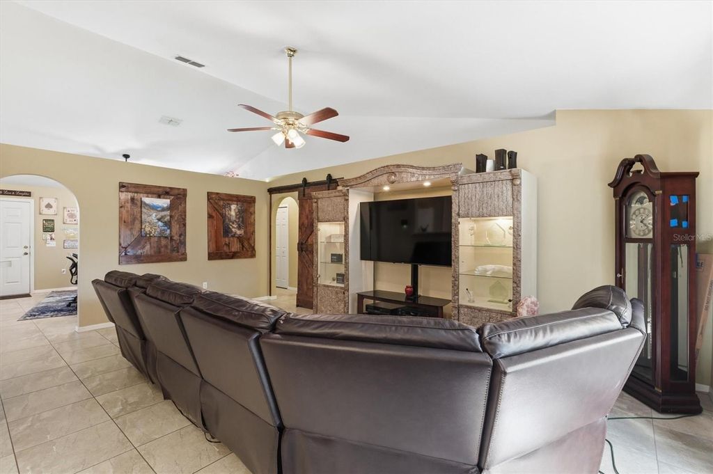 Image 6 of property listing at 4180 SW 131ST PLACE ROAD, Ocala, FL 34473