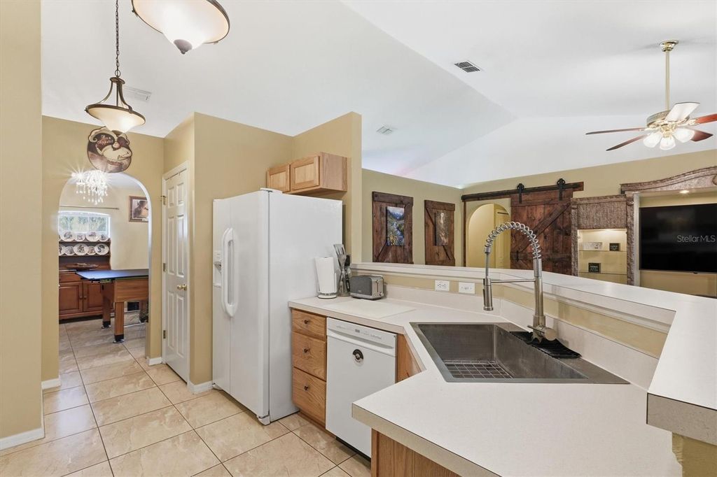 Image 8 of property listing at 4180 SW 131ST PLACE ROAD, Ocala, FL 34473