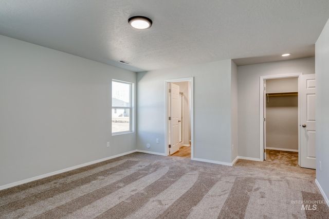 304 Chalcedony Ave, Caldwell, ID 83605