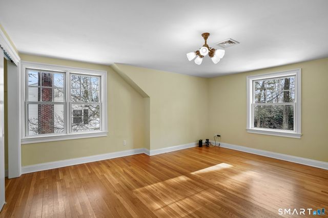 220 Hilltop Circle, Trumbull, CT 06611