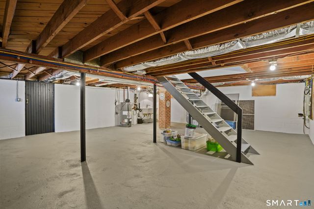 220 Hilltop Circle, Trumbull, CT 06611