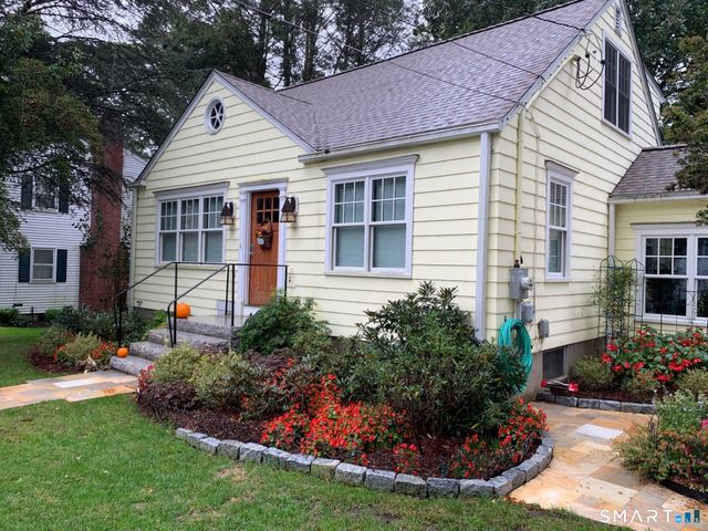 220 Hilltop Circle, Trumbull, CT 06611