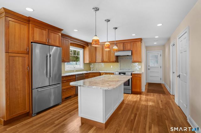 220 Hilltop Circle, Trumbull, CT 06611