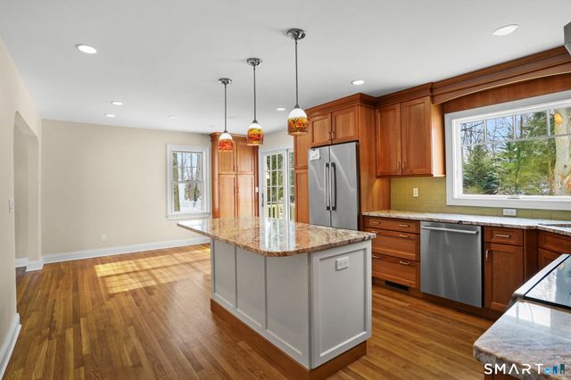 220 Hilltop Circle, Trumbull, CT 06611