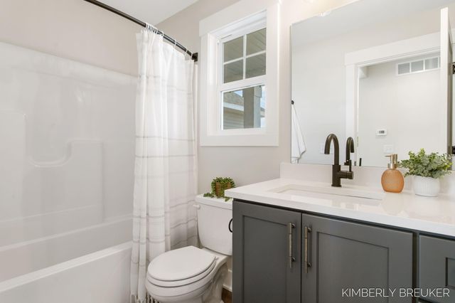 11760 Everett Avenue, Allendale, MI 49401