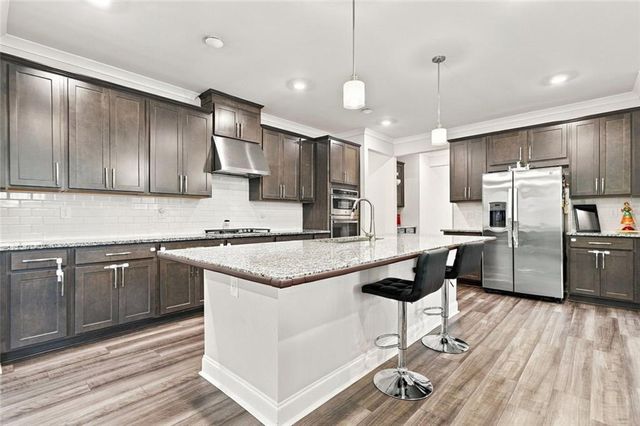 8965 Tanner Crescent, Ball Ground, GA 30107
