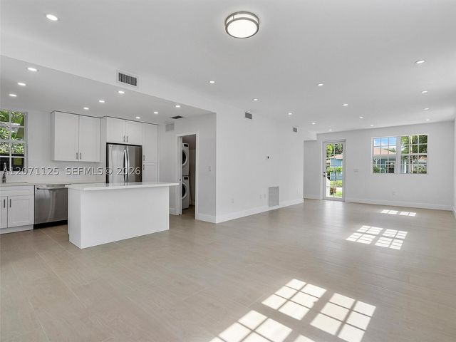 112 Florida Ave, Coral Gables, FL 33133