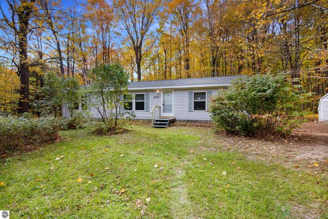 8761 Partridge Lane, Mancelona, MI 49659
