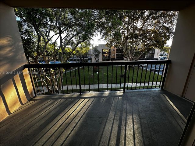 10625 SW 112th Ave 306, Miami, FL 33176