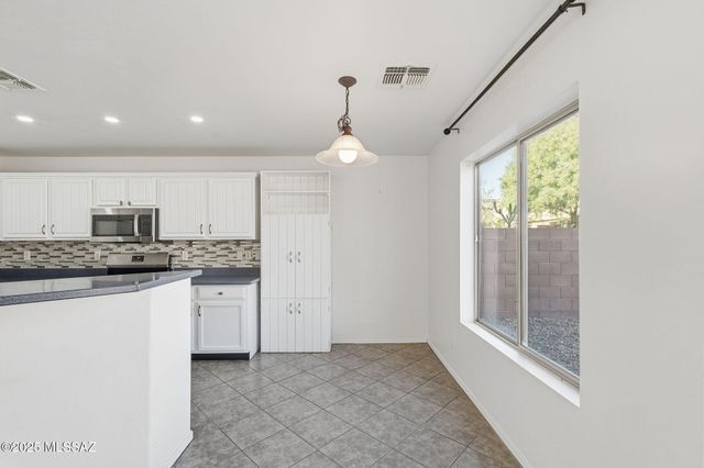 640 W Emerald Key Drive, Green Valley, AZ 85614