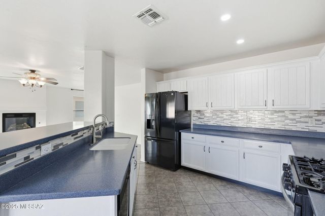 640 W Emerald Key Drive, Green Valley, AZ 85614