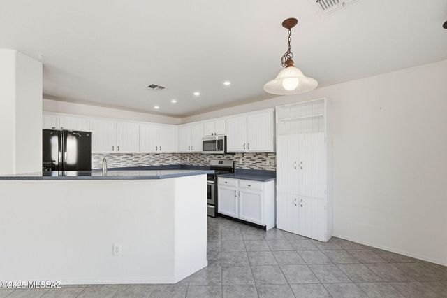 640 W Emerald Key Drive, Green Valley, AZ 85614