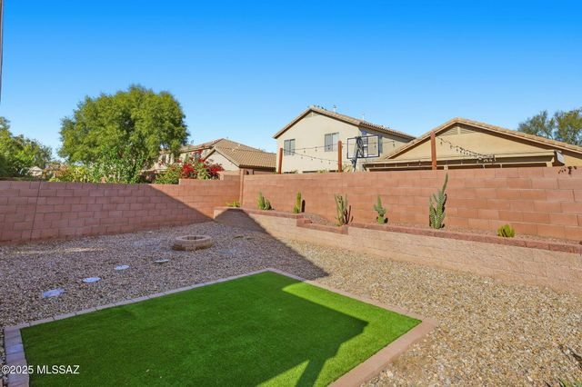 640 W Emerald Key Drive, Green Valley, AZ 85614