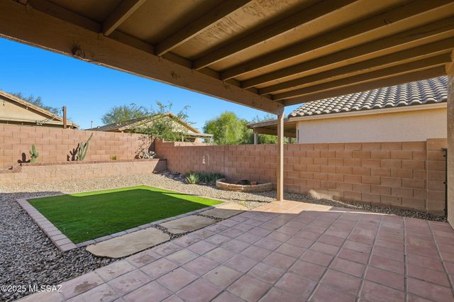 640 W Emerald Key Drive, Green Valley, AZ 85614
